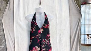 4729. Vintage Floral Halter Neck Maxi Dress
