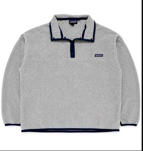 Man Patagonia fleece zipper