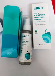 Plum Cica &amp; HYA-BETAINE Vegan Mucin Essence