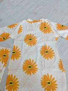 Xoxo White Kurta Pant with Floral Print