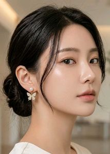 ✨Korean Sparkling Butterfly Earrings 🦋