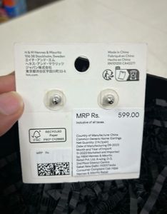 H&amp;M Dangle Earrings - Stylish!