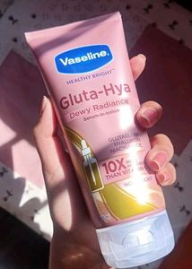 Vaseline Healthy Bright Gluta-Hya Lotion