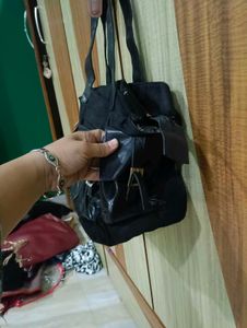 Stylish Black Tote Bag with Pockets