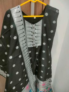 Elegant Black &amp; Silver Kurta Set