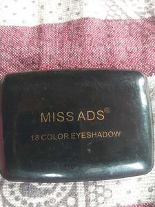 Miss Ads 18 Color Eyeshadow Palette