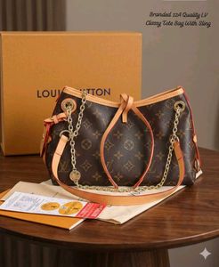 LV 12A QUALITY BEAUTIFUL &amp; CLASSY SLING BAG*