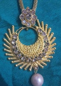 Golden And Light Pink Colour Jewellery Set