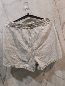H&amp;M Washed Denim Shorts (size-34) (M/L)