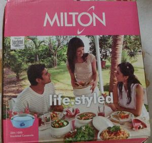Milton Lifestyle Casserole Set ( NEW and packaged)