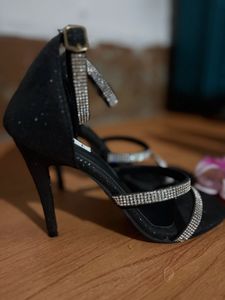 brand new ELLE high heels