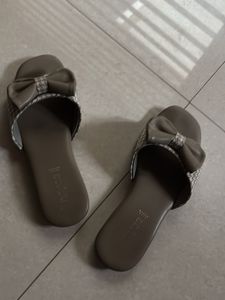 Stylish Bow Slide Sandals