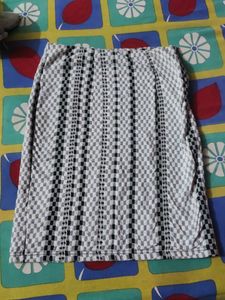 And brand bodycon skirt