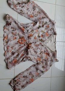 Ruffle Floral Print V-Neck Long Sleeve Top