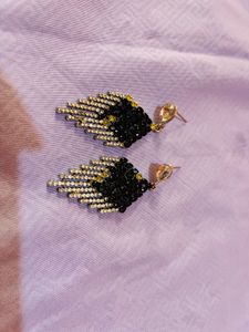 Elegant Black &amp; Gold Dangle Earrings