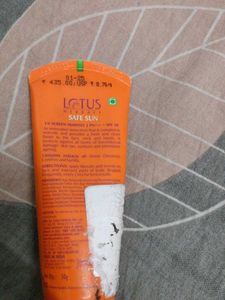 Lotus Herbals Safe Sun SPF 50