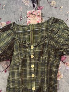 Chic Green Plaid Button-Up Dress