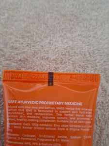 SNISS HERBAL Aloe Vera Saffron Oint Gel