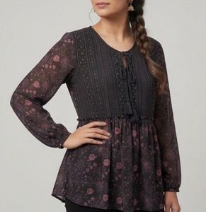 Stylish Black Floral Tassel Tunic 🎀