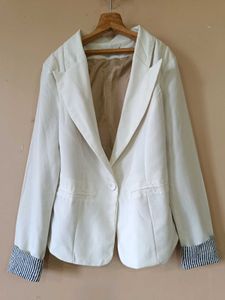 Elegant White Women's Blazer with Striped Cuffs