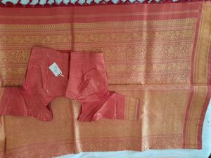 Dark pink pure Kanjivaram saree with hairpins set as freebie