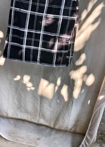 191110. Black and White Plaid Mini Skirt