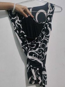 Black &amp; White Swirl Print Top