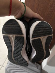 price drop!!!Nike Black Running Sneakers