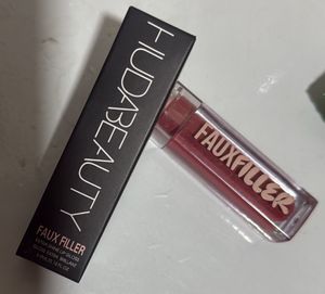 Huda Beauty gloss - Bombshell