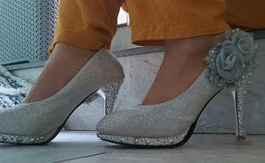 WITH SILLICON HEEL SUPPORT