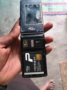 PEL W558 Flip Phone