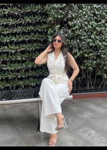 Chic Sleeveless Jumpsuit with Belt
