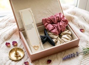 Chic Heart Necklace & Scrunchie Set