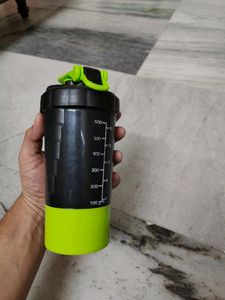 Herbalife nutrition shaker bottle