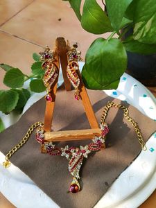 Elegant Gold &amp; Ruby Jewelry Set