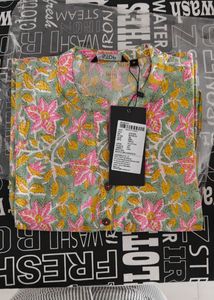 🌸 Shoppers Stop Floral Kurti –  New With Tag