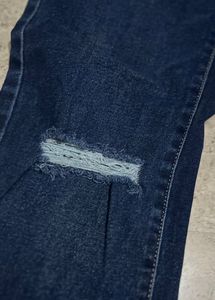 Knee Slit Jeans