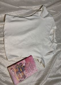 Fitted White T-Shirt for a snatched body