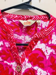 Vibrant Pink &amp; White Cold Shoulder Kurta
