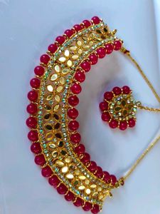 Exquisite Kundan &amp; Pearl Necklace Set
