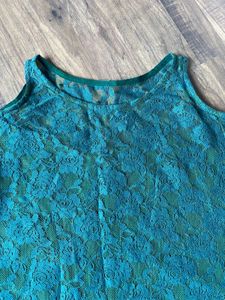 Cold Shoulder Net Top