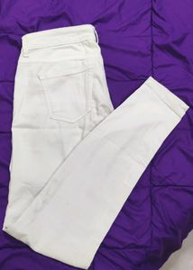VERO MODA RIPPED JEANS