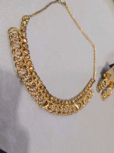 Gold Tone Necklace & Earrings Set