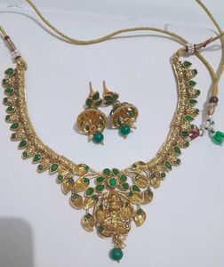 Exquisite Gold Necklace & Earrings Set