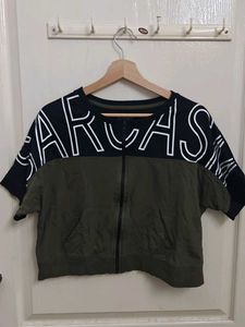 Stylish Cropped Zip-Up Top