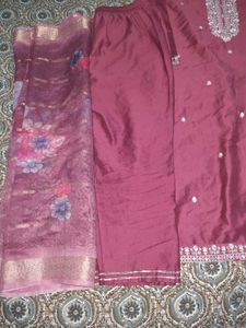 Embroidered Kurti Set