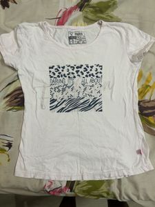 Cute T-Shirt with Graphic Print
