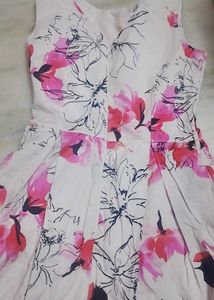 Chic Floral Print Sleeveless Dress