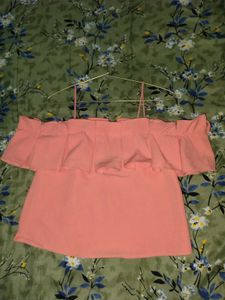 Peach Ruffle Off-Shoulder Top📍