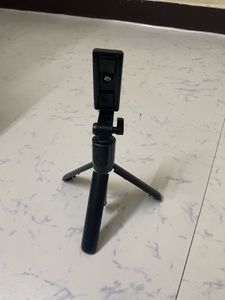 Extendable Tripod Selfie Stick